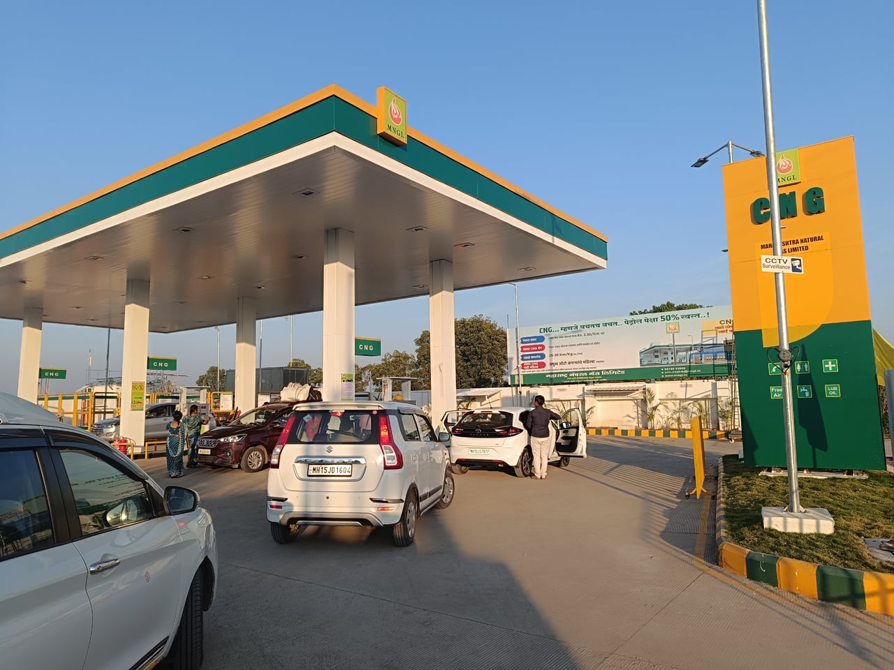 CNG station refueling queue in Maharashtra