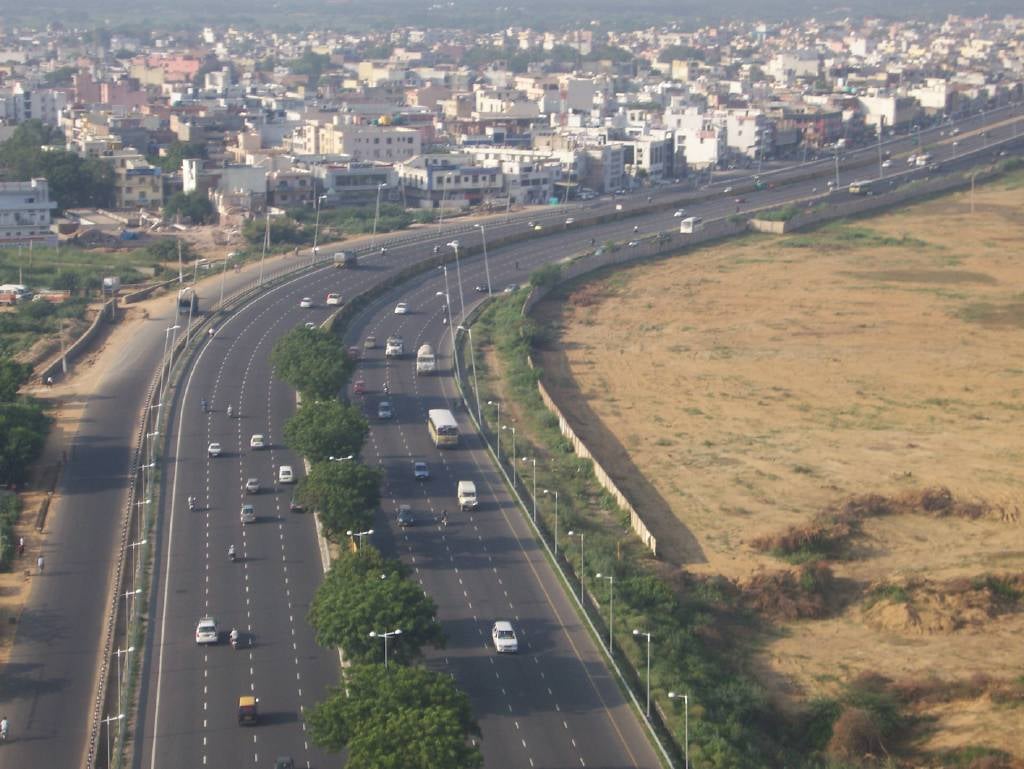 Traffic flow on Delhi-Gurgaon expressway corridor during peak commercial commute